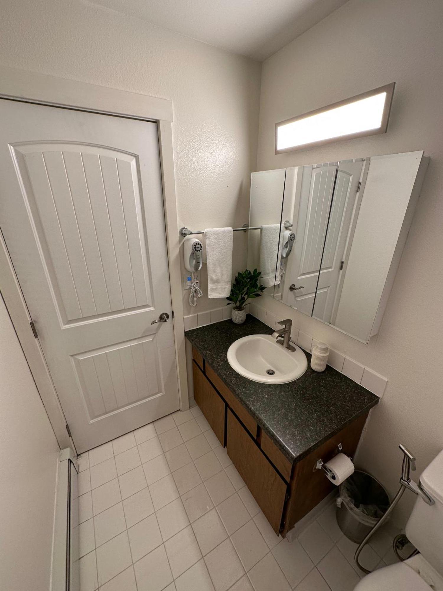 Stay Anchorage! Furnished Two Bedroom Apartments With High Speed Wifi Habitación foto